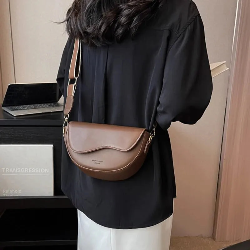 Chloe | Women's Vintage Leather Crossbody Saddle Handbag