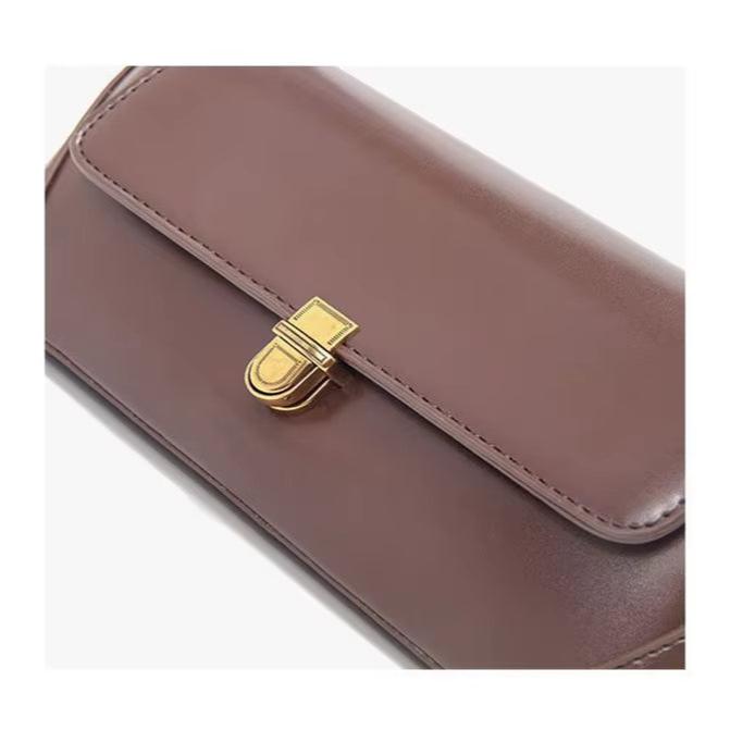 Scarlett | Women's Vintage-Inspired Faux Leather Messenger Handbag