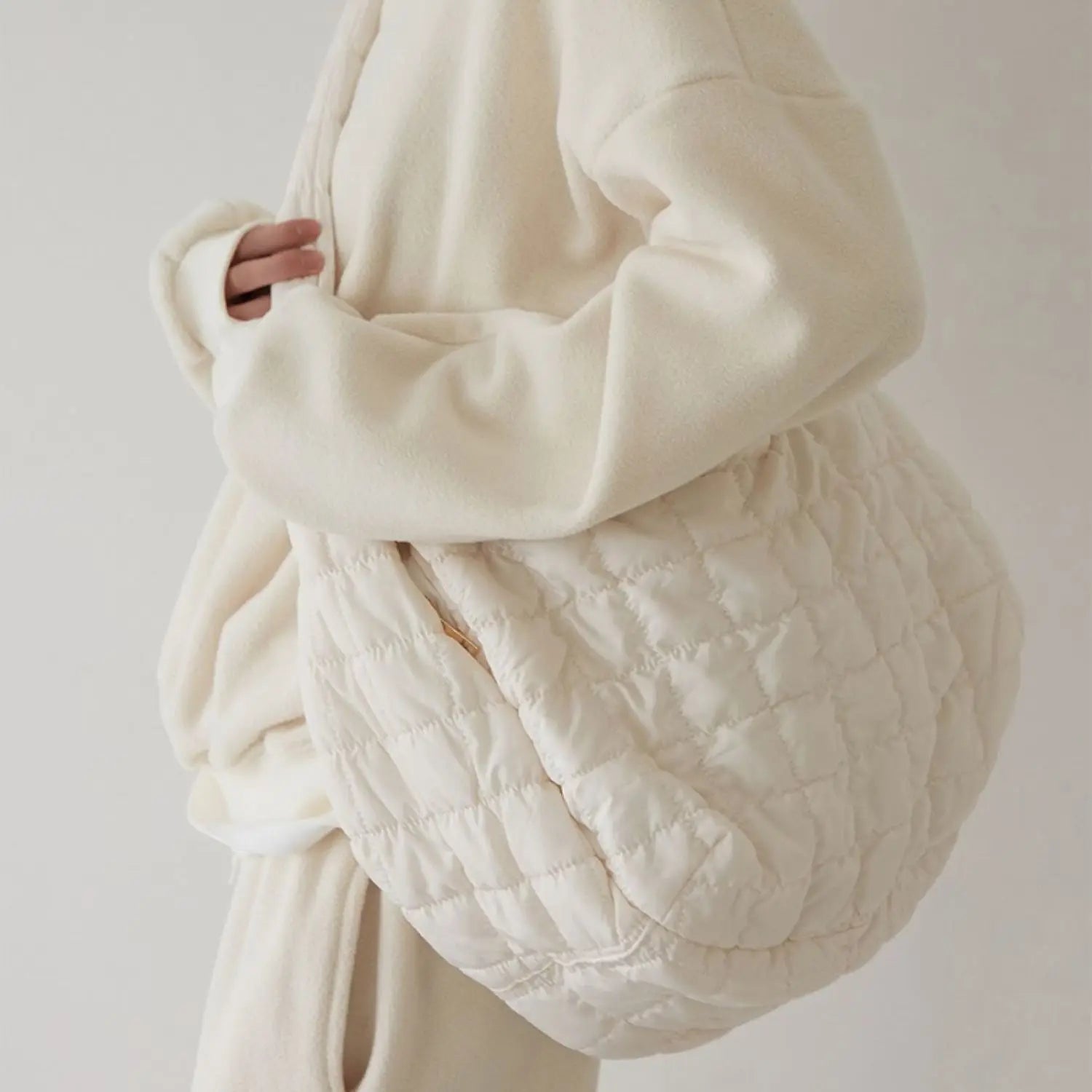 Ezra | Women's Large Capacity Quilted Crossbody Messenger Bag