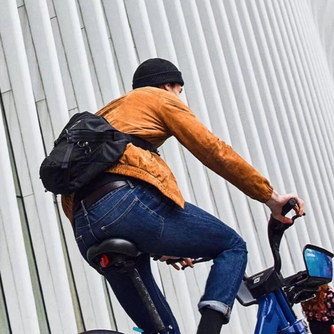 Men's Urban Crossbody Messenger Travel Bag with Hi-Vis Raincover