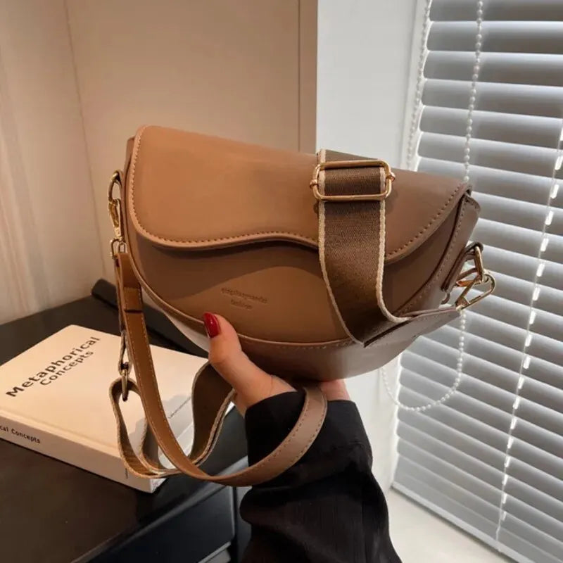 Chloe | Women's Vintage Leather Crossbody Saddle Handbag