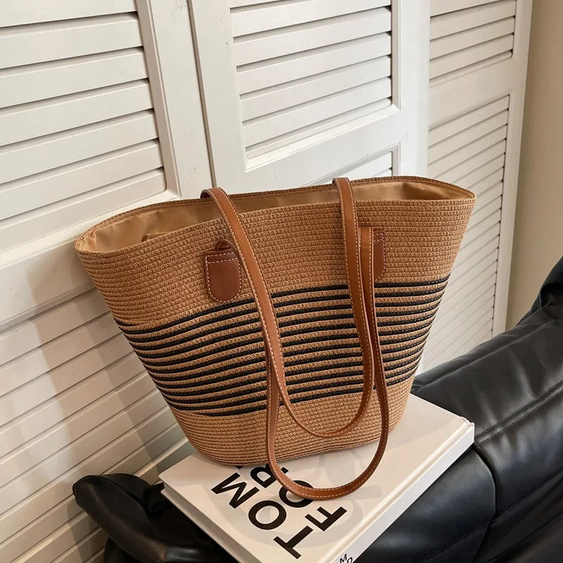Women’s Shoulder Bag with Roomy Interior for Summer