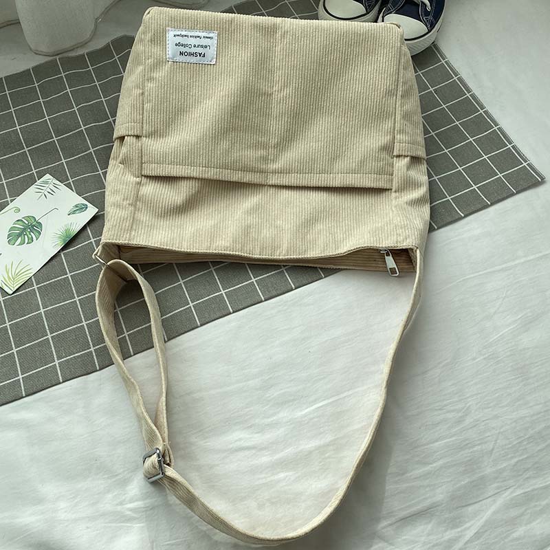 Women’s Casual Shoulder Bag Multi-Pocket Design for Everyday Use