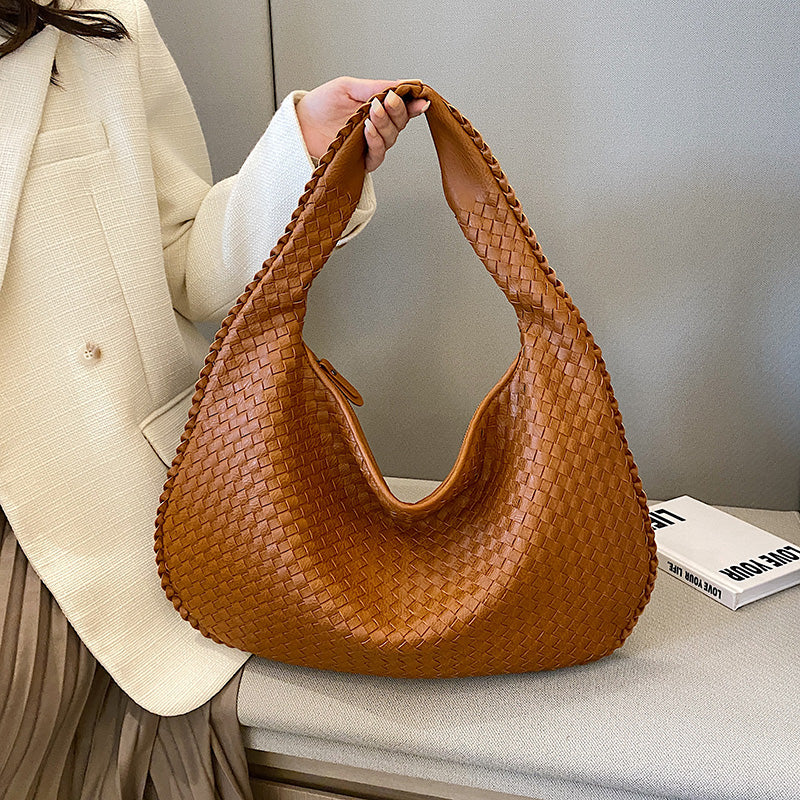 Woven Shoulder Bag Elegant Spacious Design