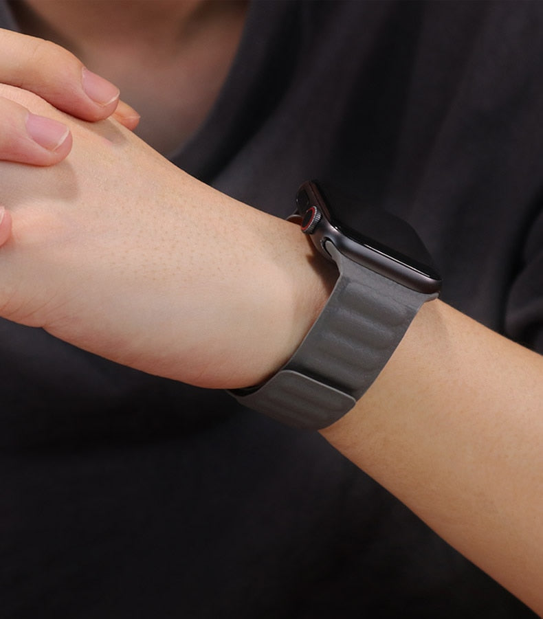 Leather Link strap For Apple watch band 44mm 40mm 38mm 42mm watchabnd original Magnetic Loop bracelet iWatch seires 4 3 5 6 SE