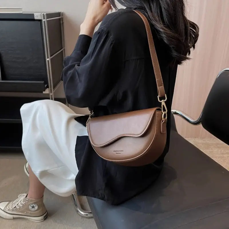Chloe | Women's Vintage Leather Crossbody Saddle Handbag