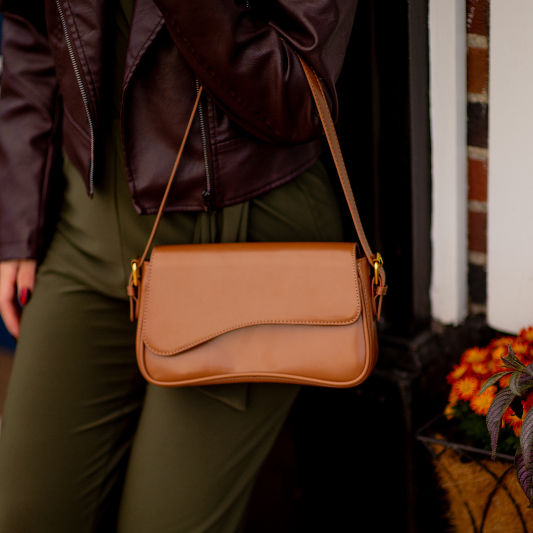 Women’s Curved Flap Bag with Adjustable Shoulder Strap