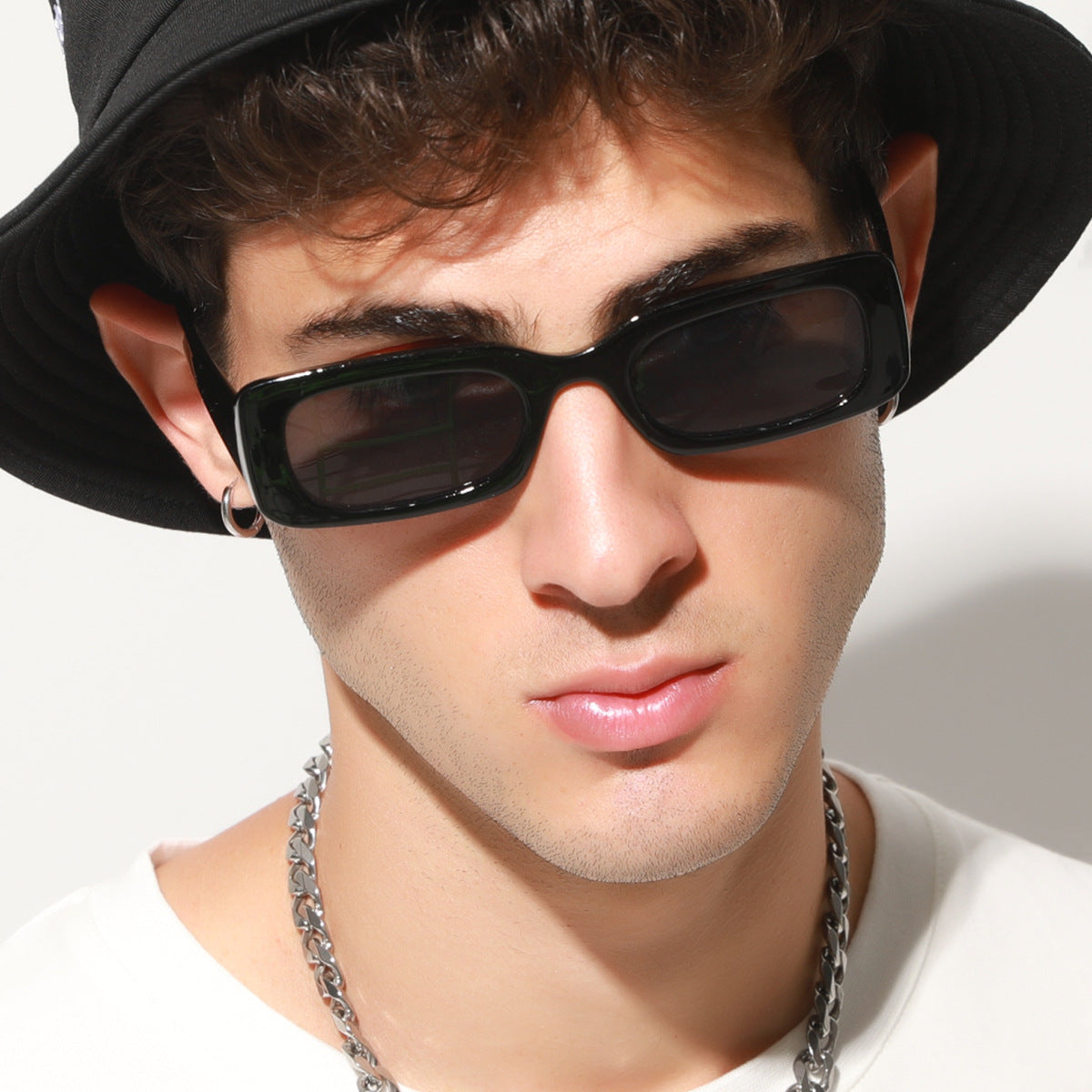 New Retro Small Frame Square Sunglasses Men And Women Trend Simple Street Shooting Sunglasses