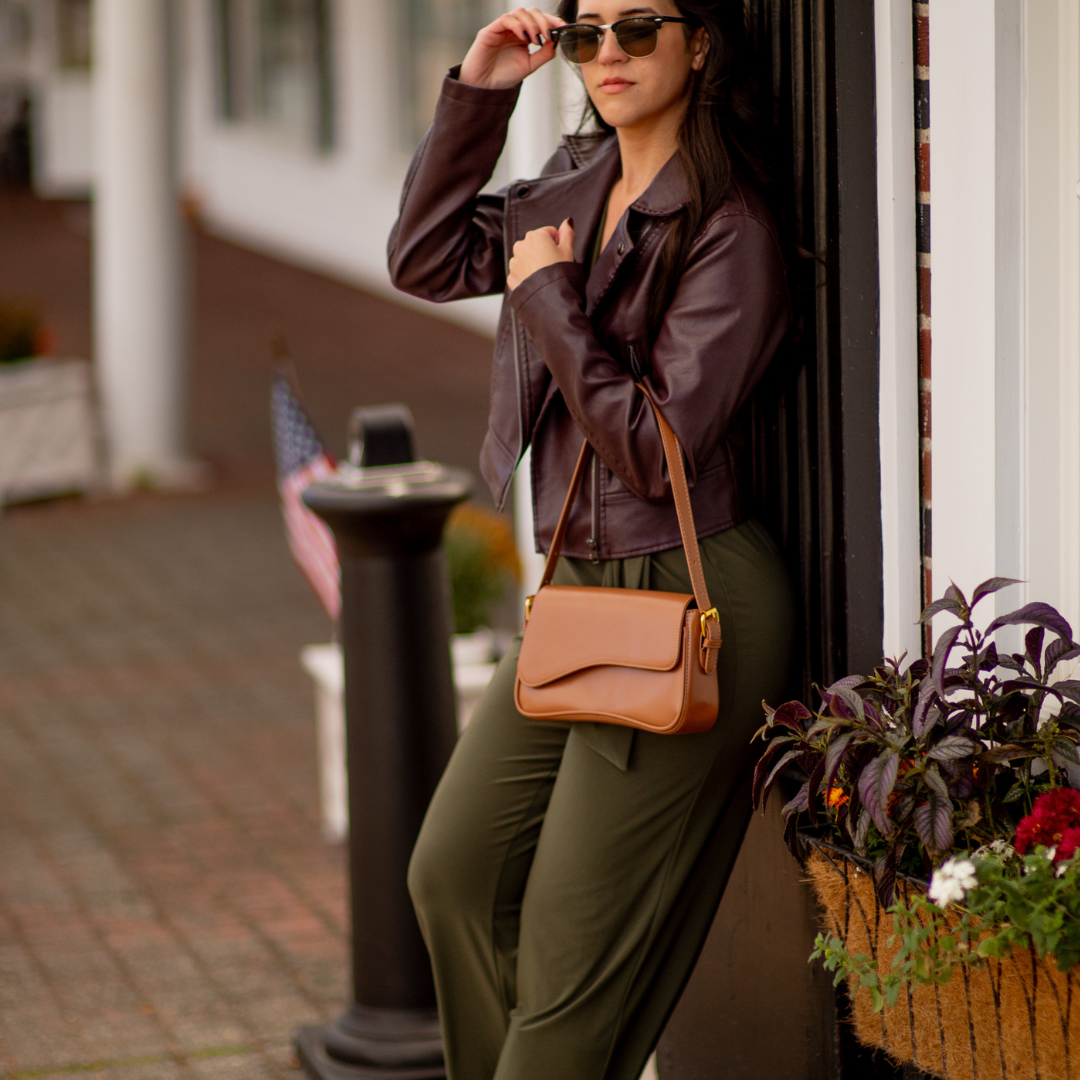 Women’s Curved Flap Bag with Adjustable Shoulder Strap