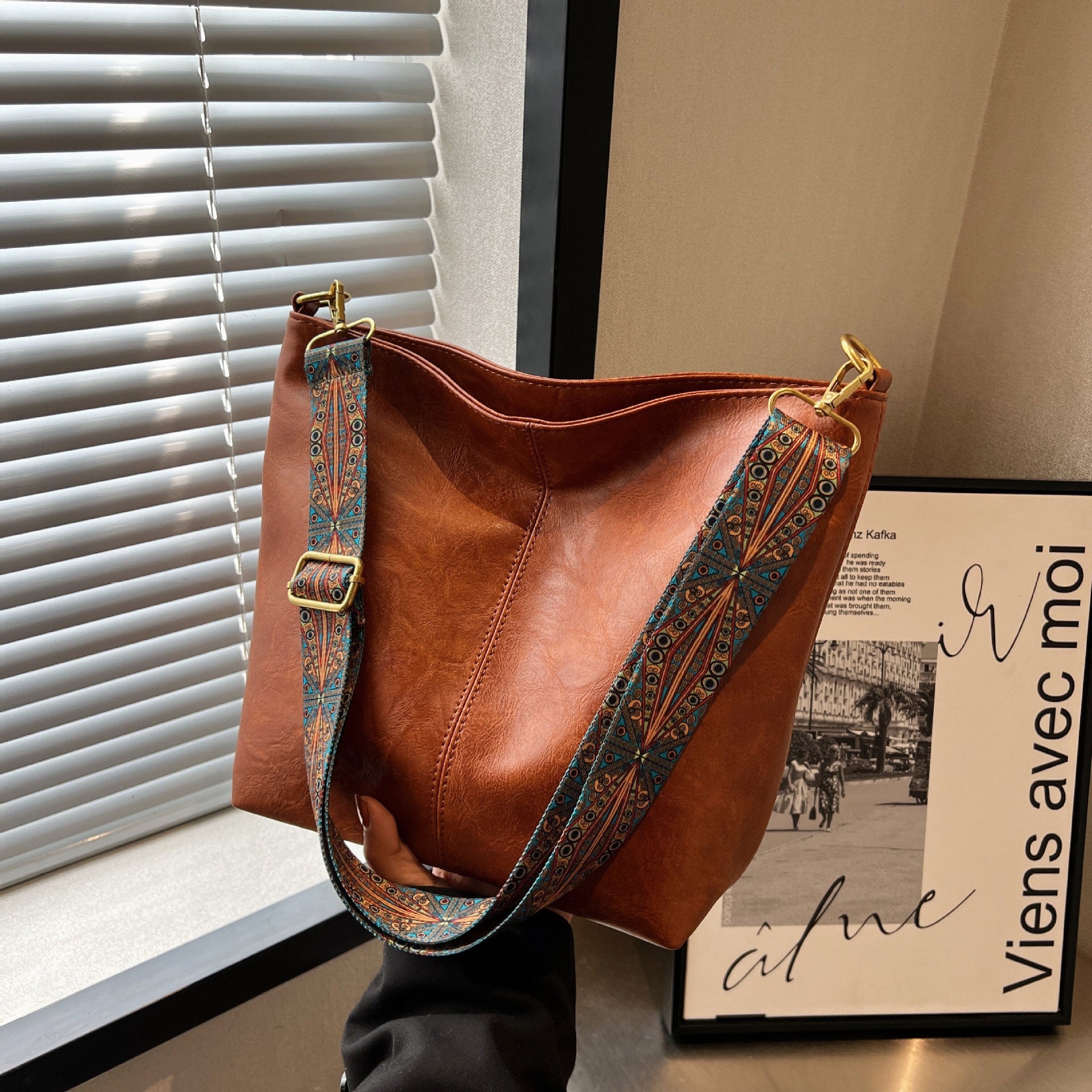 Women's Large-Capacity Everyday Tote Bag for Work Travel and Daily Essentials