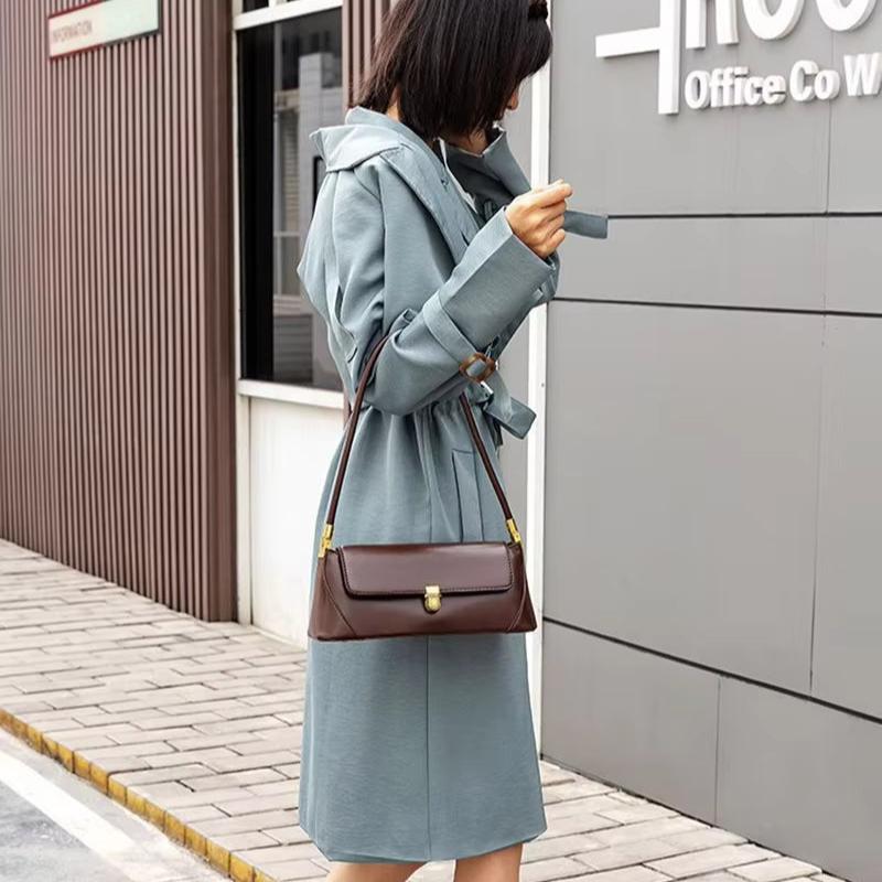 Scarlett | Women's Vintage-Inspired Faux Leather Messenger Handbag