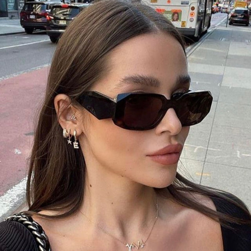 Luxury Brand Designer Small Frame Square Sunglasses Women Men Fashion Vintage Popular Travel Driving Sun Glasses Female Eyewear