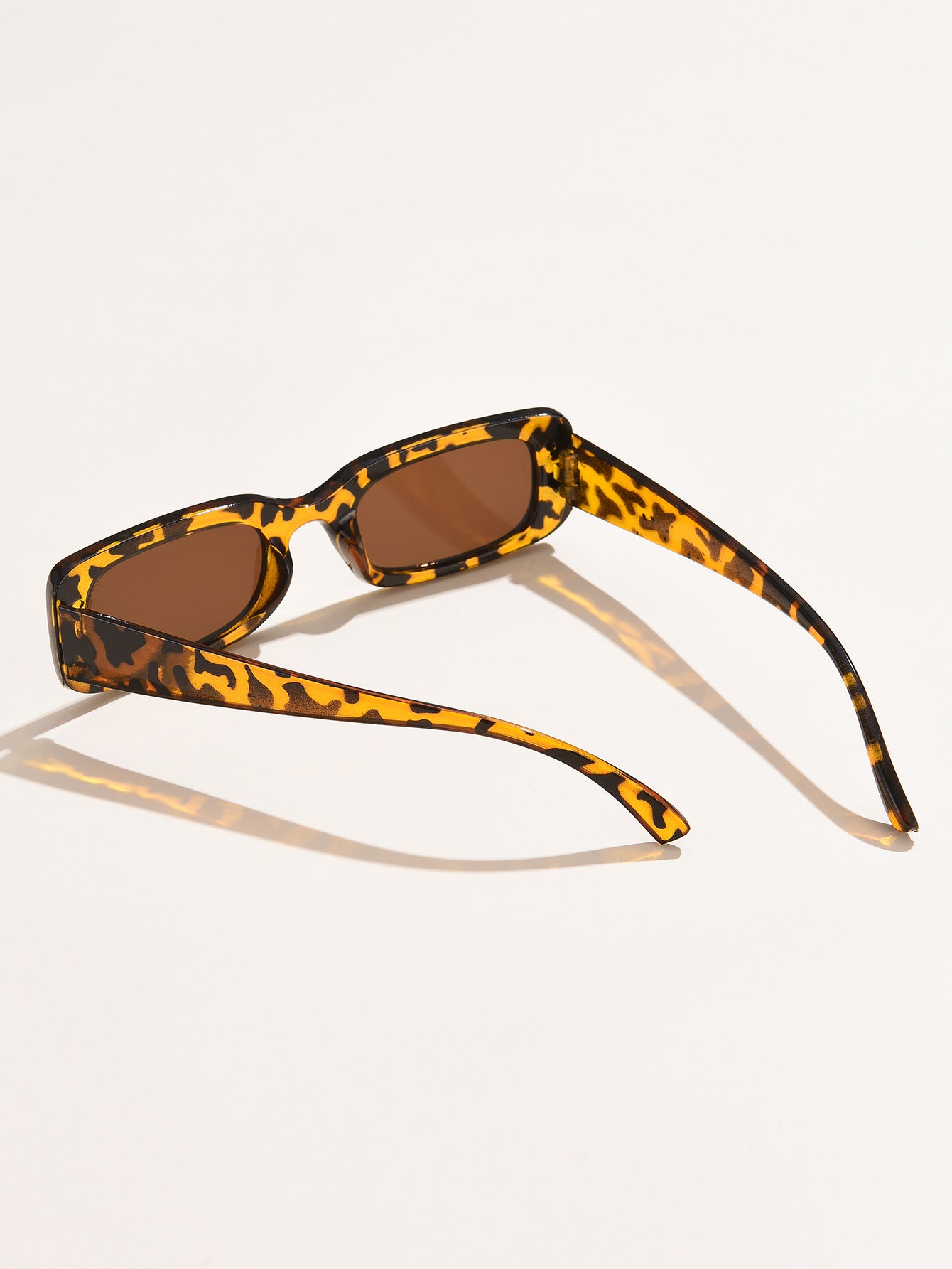 New Retro Small Frame Square Sunglasses Men And Women Trend Simple Street Shooting Sunglasses