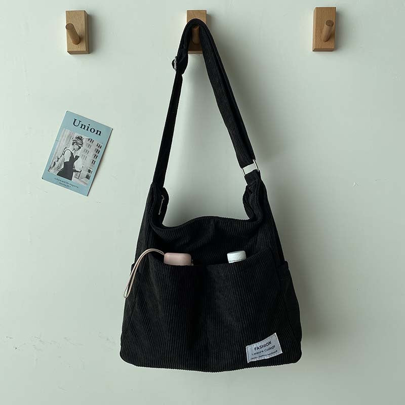 Women’s Casual Shoulder Bag Multi-Pocket Design for Everyday Use