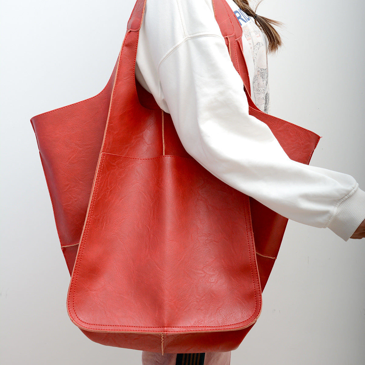 Women’s Oversized Retro Shoulder Bag Timeless Daily Essential