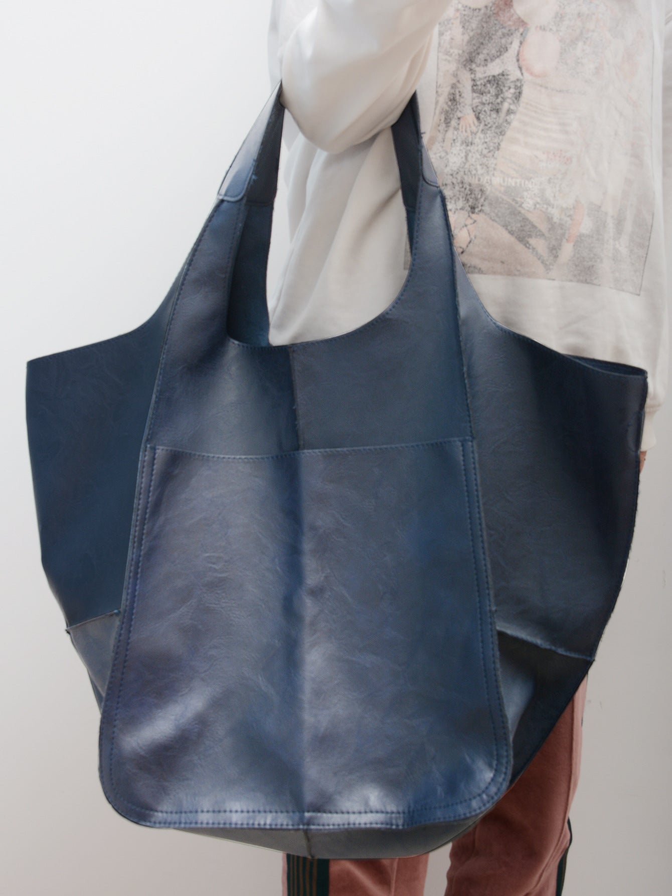 Women’s Oversized Retro Shoulder Bag Timeless Daily Essential
