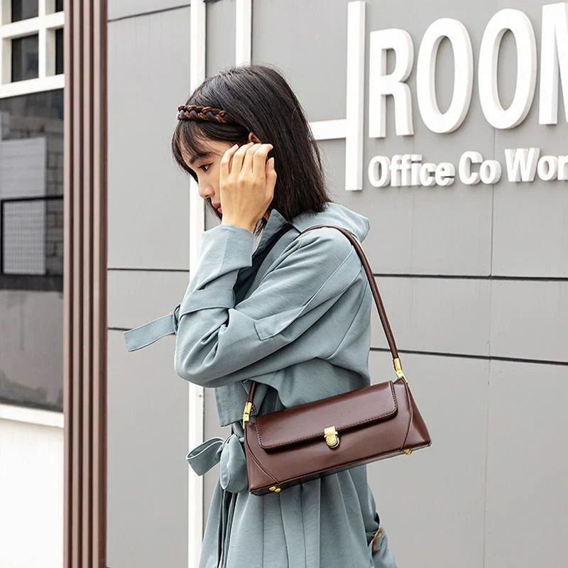 Scarlett | Women's Vintage-Inspired Faux Leather Messenger Handbag