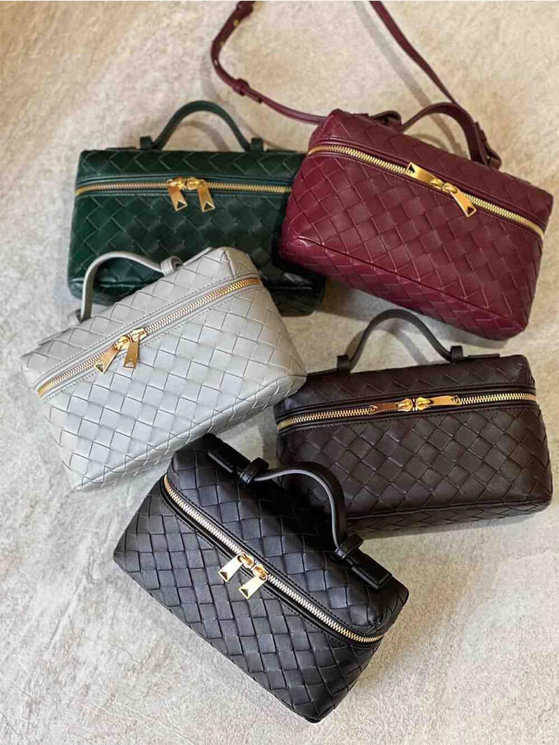 Women’s Box Handbag Structured design with textured woven finish