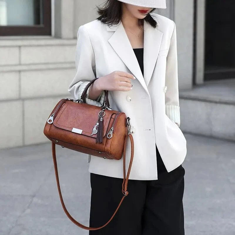 Women’s Adjustable Strap Shoulder Bag Everyday Compact Design
