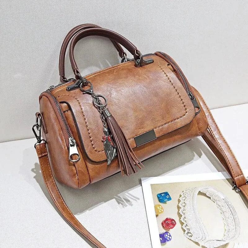 Women’s Adjustable Strap Shoulder Bag Everyday Compact Design