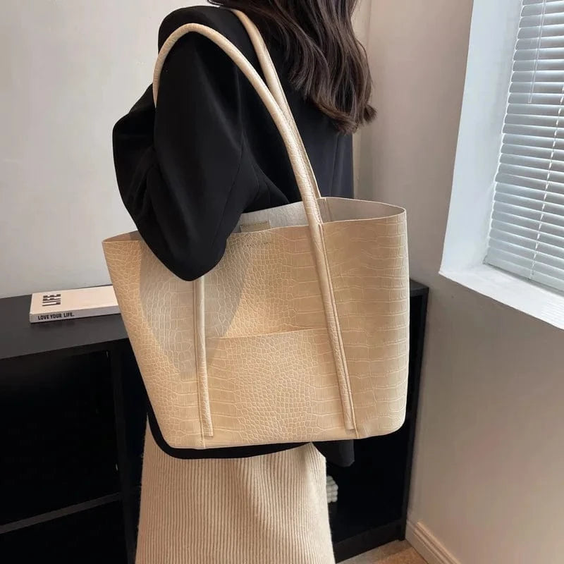 Women’s Everyday Shoulder Bag Spacious Printed Design
