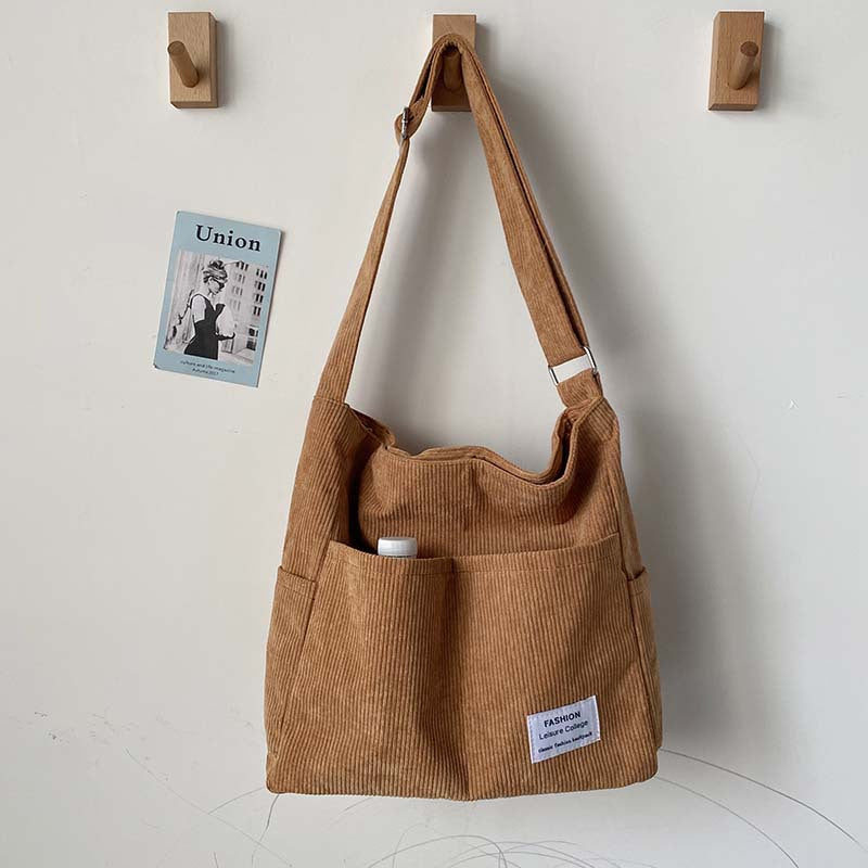 Women’s Casual Shoulder Bag Multi-Pocket Design for Everyday Use