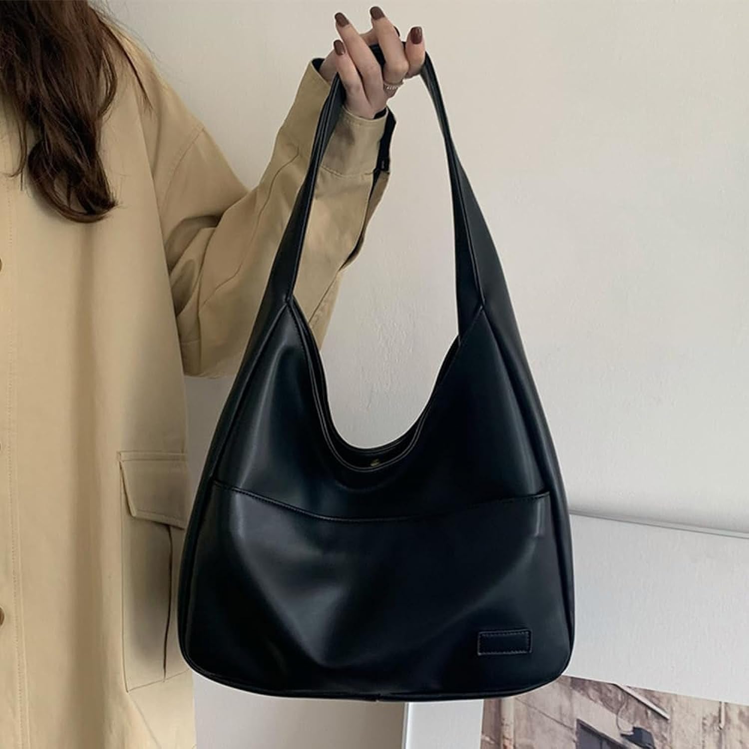 Women's Tote Bag Sleek Modern Style for Daily Use