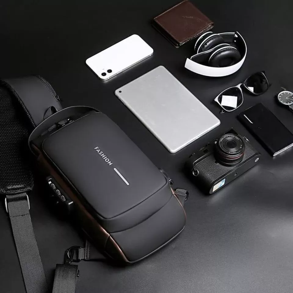 Men’s Anti-Theft Laptop Crossbody Bag Lightweight Travel Style