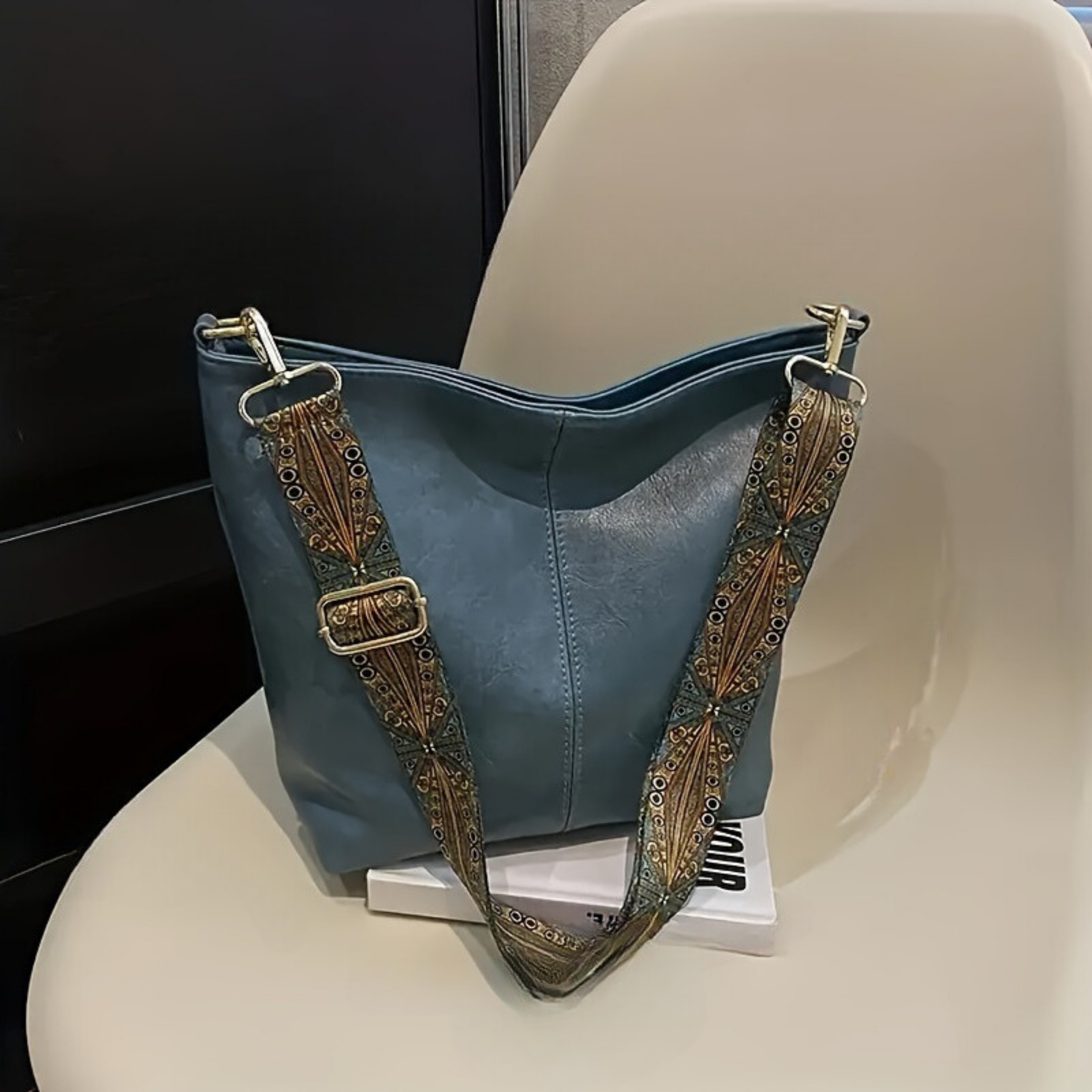 Women's Waterproof Retro Pattern Handbag with Adjustable Strap Daily Style