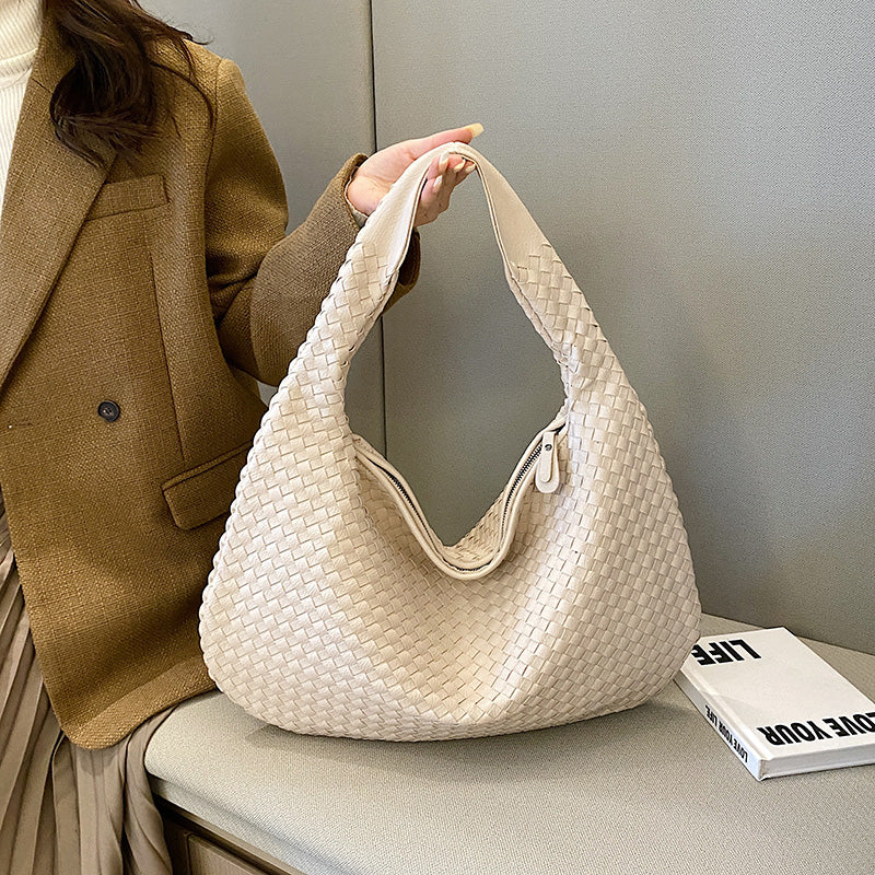 Woven Shoulder Bag Elegant Spacious Design