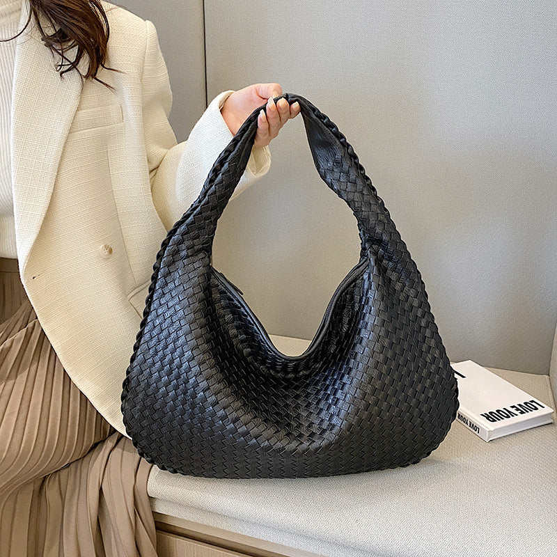 Woven Shoulder Bag Elegant Spacious Design