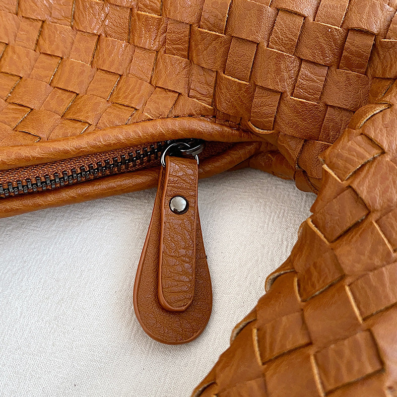 Woven Shoulder Bag Elegant Spacious Design